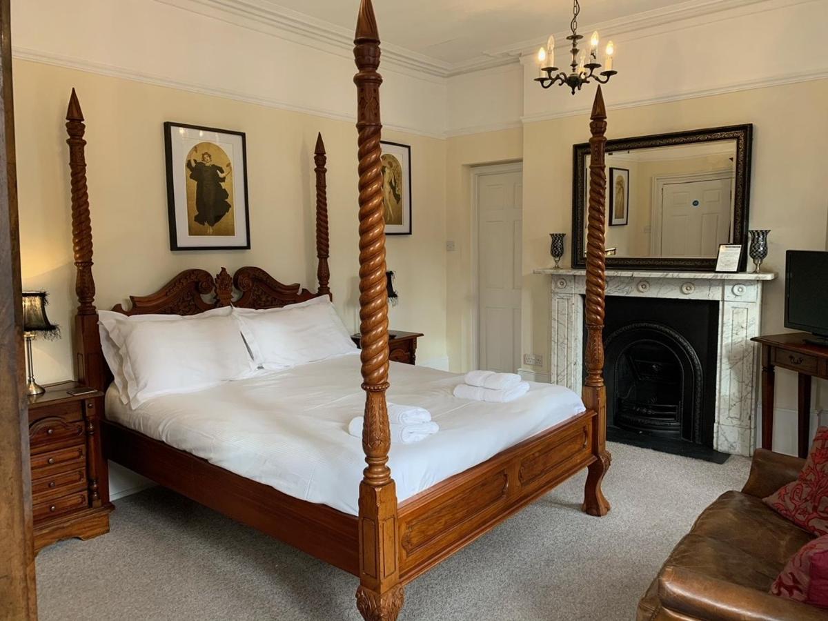 Bed and Breakfast Gothic House East Grinstead Esterno foto