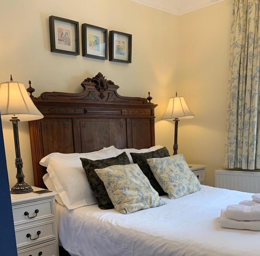 Bed and Breakfast Gothic House East Grinstead Esterno foto