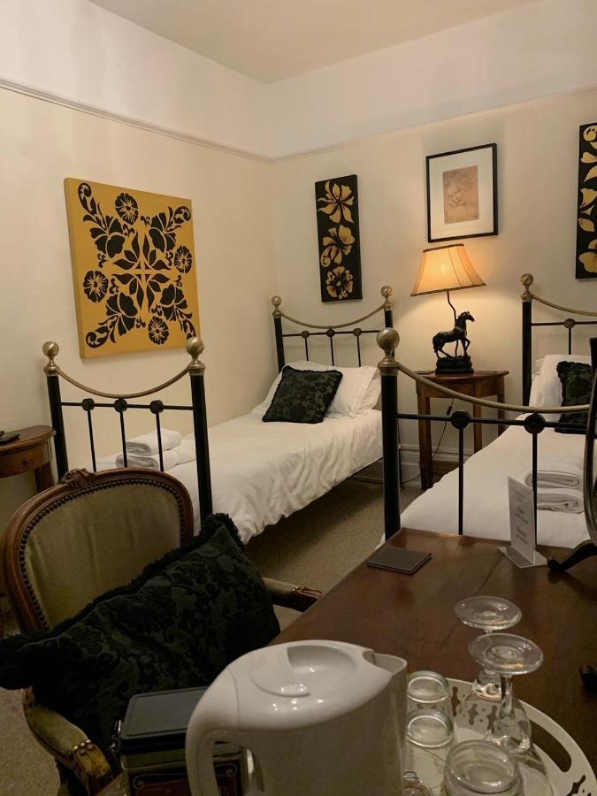 Bed and Breakfast Gothic House East Grinstead Esterno foto
