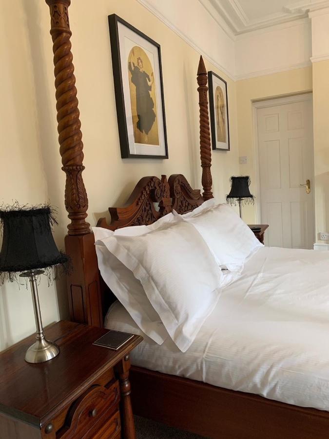 Bed and Breakfast Gothic House East Grinstead Esterno foto