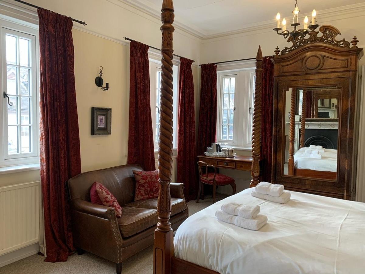 Bed and Breakfast Gothic House East Grinstead Esterno foto