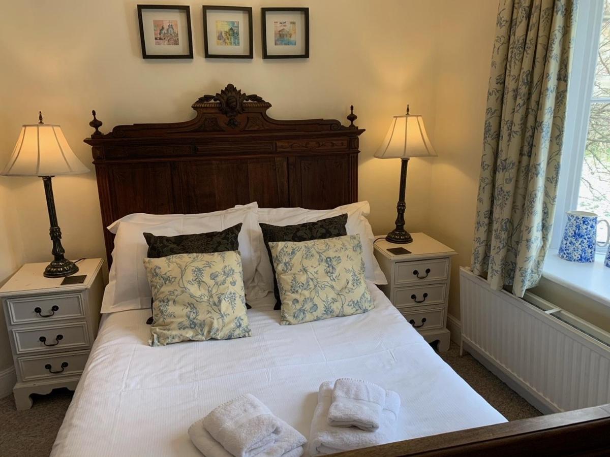 Bed and Breakfast Gothic House East Grinstead Esterno foto