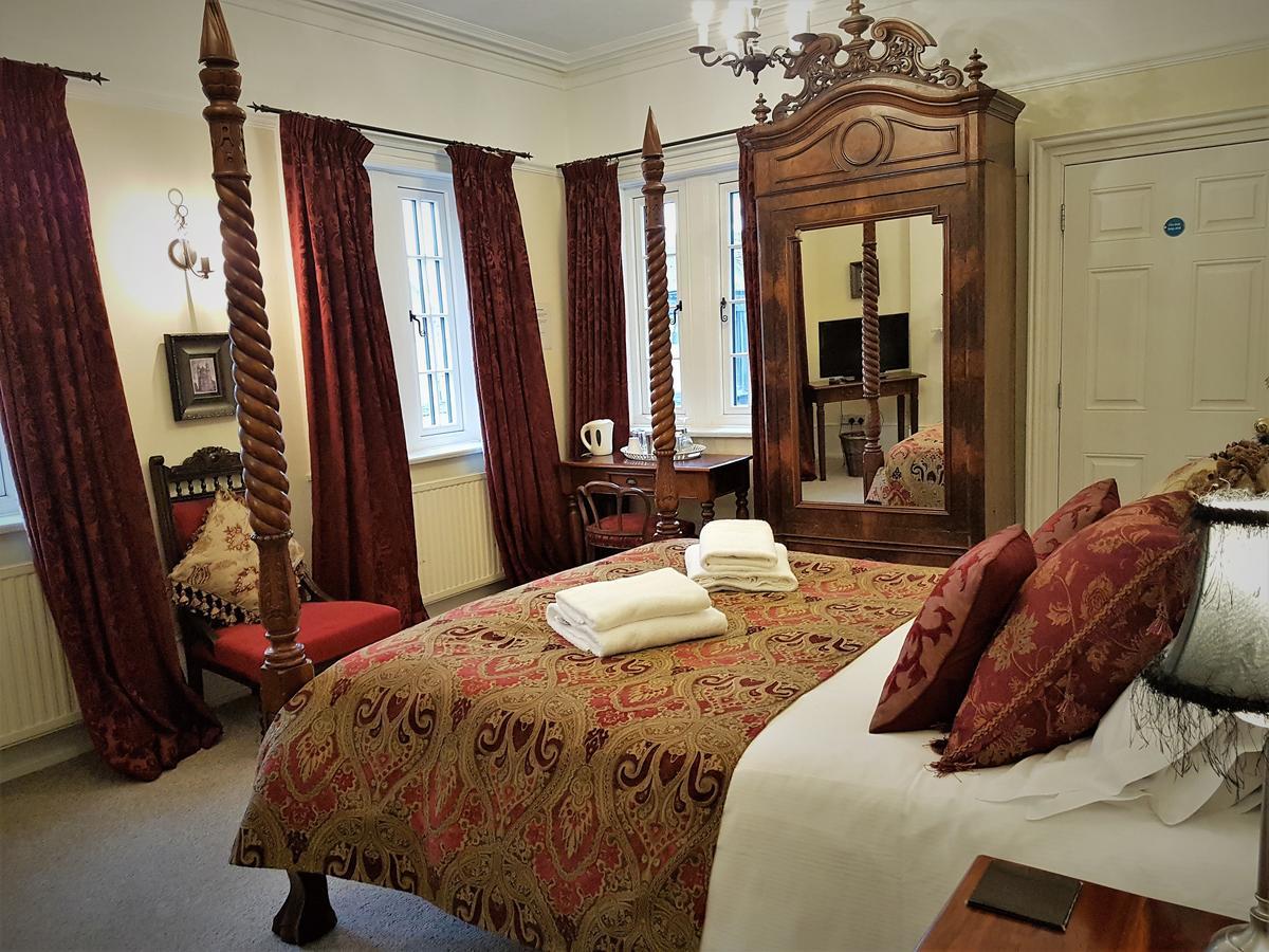 Bed and Breakfast Gothic House East Grinstead Esterno foto