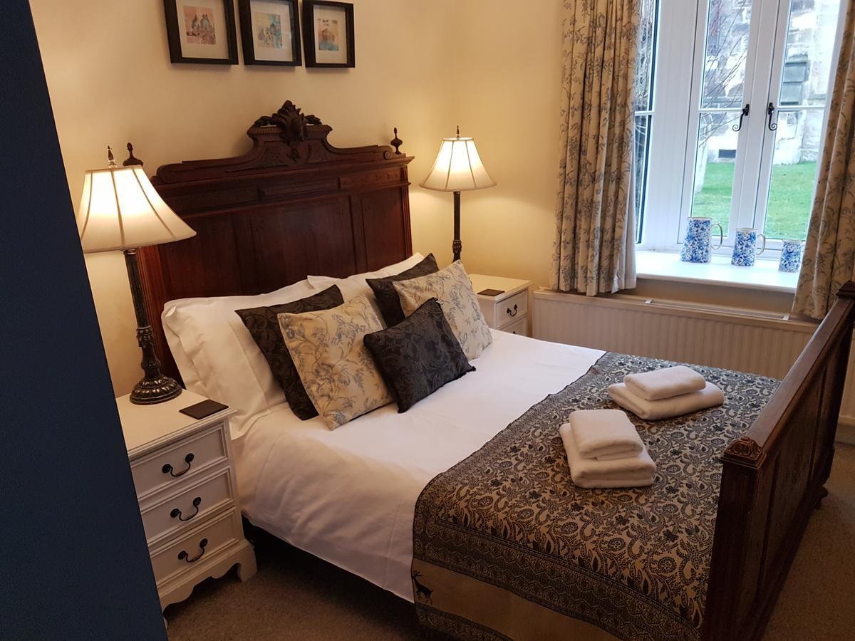 Bed and Breakfast Gothic House East Grinstead Esterno foto