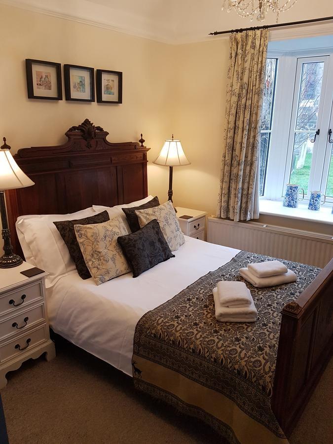 Bed and Breakfast Gothic House East Grinstead Esterno foto