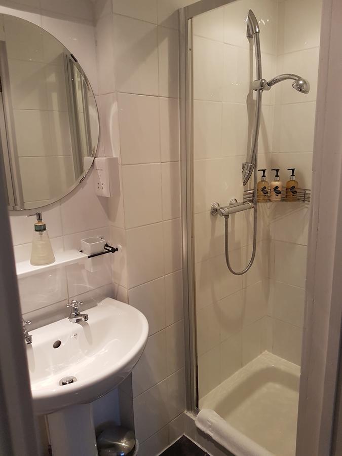 Bed and Breakfast Gothic House East Grinstead Esterno foto