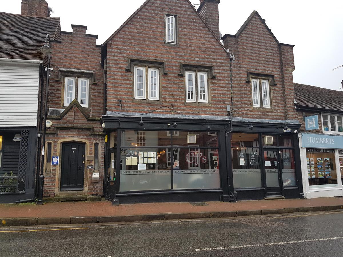 Bed and Breakfast Gothic House East Grinstead Esterno foto