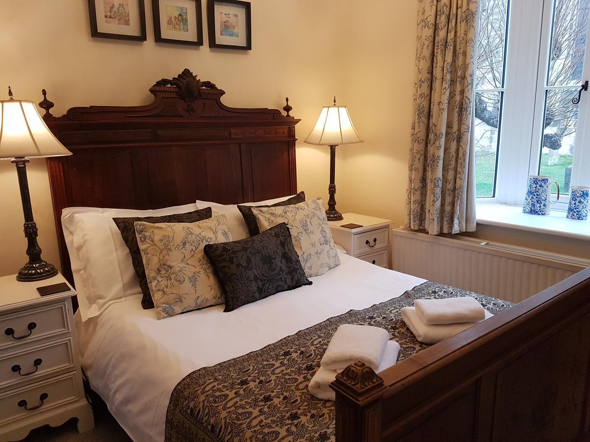 Bed and Breakfast Gothic House East Grinstead Esterno foto