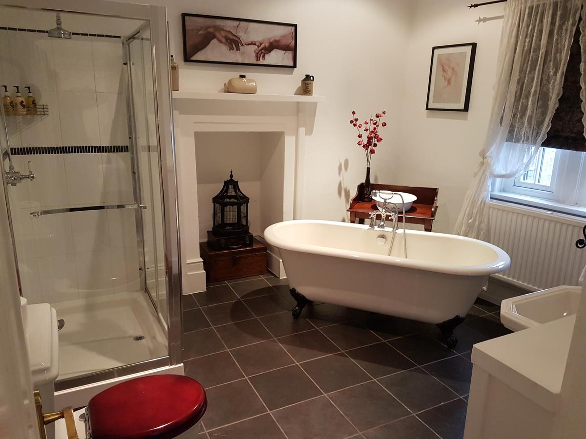 Bed and Breakfast Gothic House East Grinstead Esterno foto