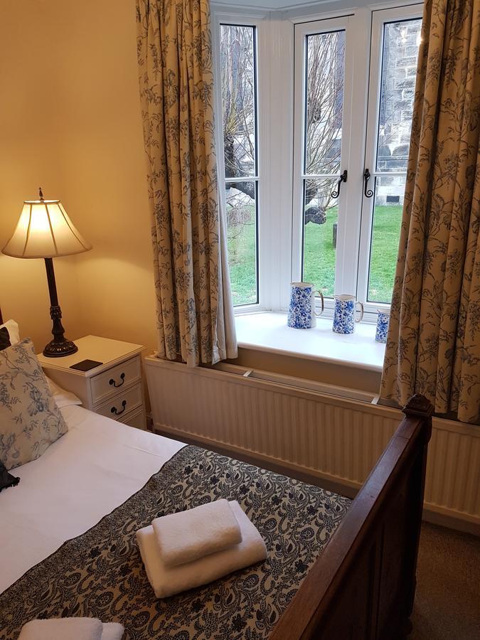 Bed and Breakfast Gothic House East Grinstead Esterno foto