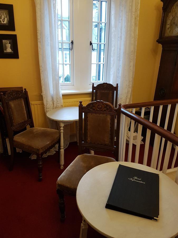 Bed and Breakfast Gothic House East Grinstead Esterno foto