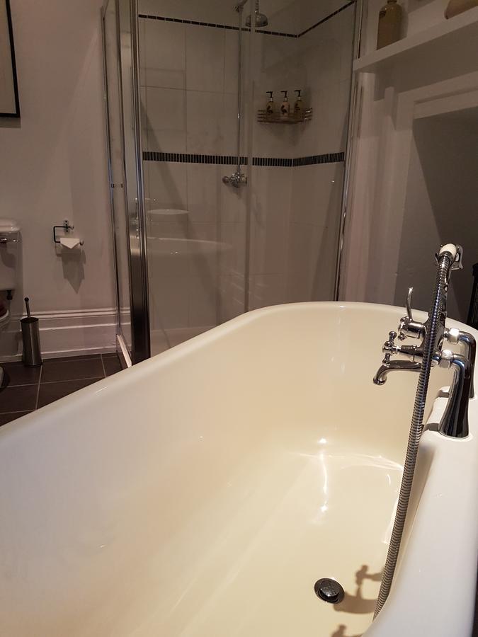 Bed and Breakfast Gothic House East Grinstead Esterno foto