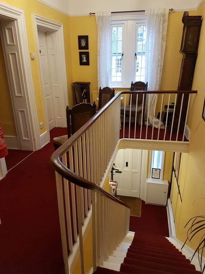 Bed and Breakfast Gothic House East Grinstead Esterno foto